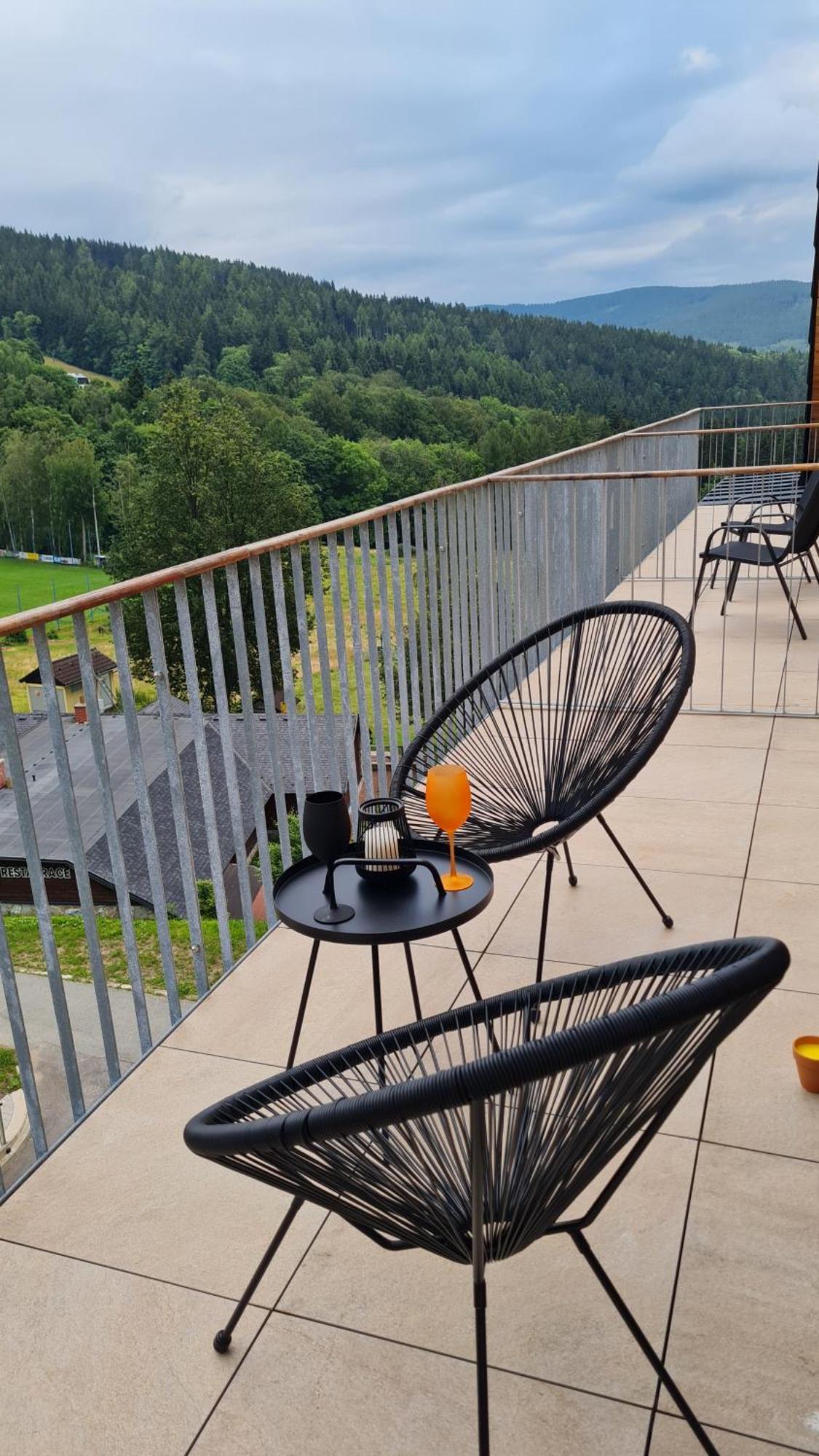 Krasny Apartman U Sjezdovky V Janskych Laznich Trutnov Exterior foto